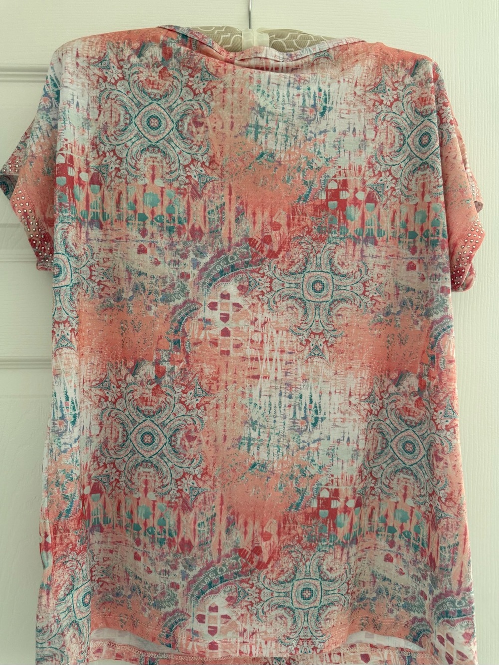 Gloria Vanderbilt Coral and Teal Short Sleeve V-Neck Top with Rhinestones - Picture 2 of 5
